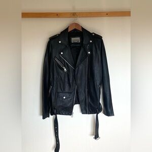 **SOLD** Levi’s Faux Leather Jacket size M